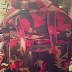 Lug Boxer overnight/weekender bag in pink Camo